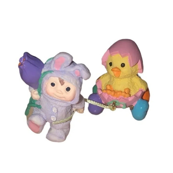 Vintage HALLMARK '97 Merry Miniature Figurines "Easter Parade" 2 pc Chick Bunny - Picture 2 of 10